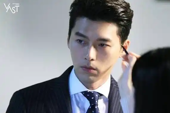 演员肖战&李现&檀健次,玄彬&金城武&吴彦祖全是天秤座_图片_来源