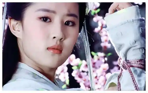 刘亦菲与加奈那谁更具仙气飘飘比一比看谁更仙