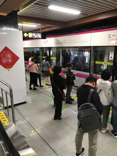 地铁故事～这些照片全是原图,是我上下班路过或坐地铁时拍的,想记录