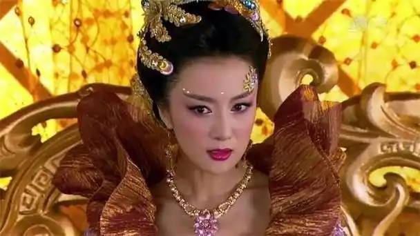 演员李依晓:从古装第一美人,到被狗咬毁容,如今靠演坏女人翻红