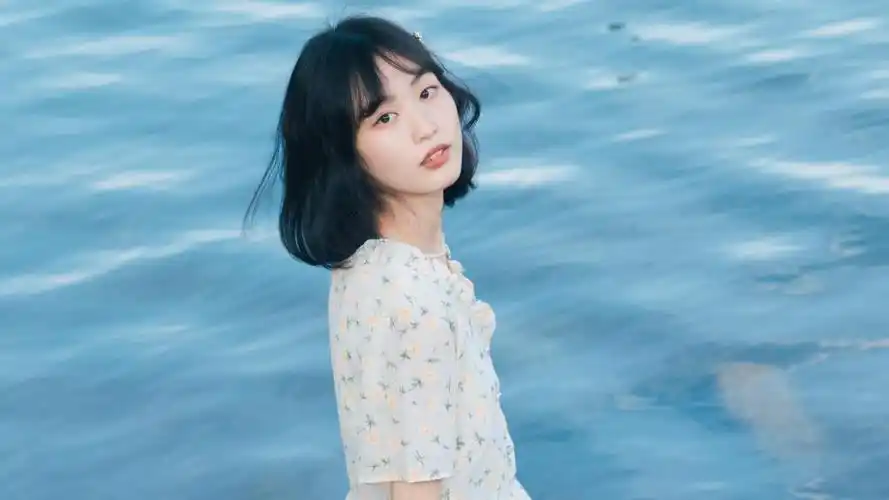 清新港风美女写真,高清壁纸图片,清纯美女-回车桌面