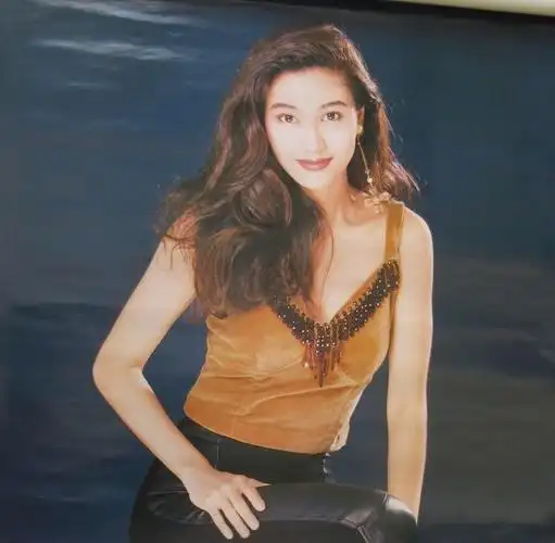 李嘉欣早期10幅绝美的杂志挂历照片,美到"人们赞她都是词穷"