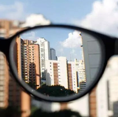 "近视眼"的世界有多惨?200度还好,看到800度网友:已瞎!