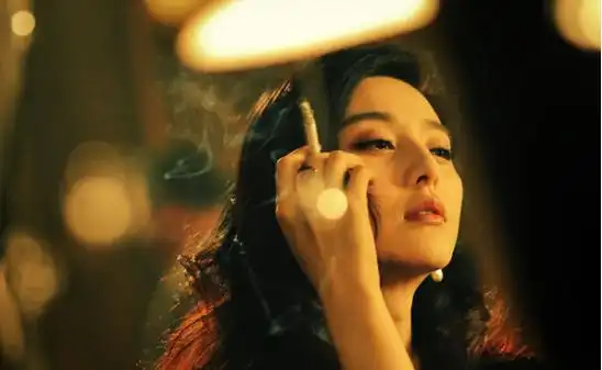 娱乐圈多名女星吸烟被曝光女生吸烟更难被大众接受