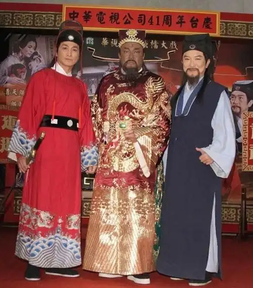 《包青天》到底有多少部?总共拍了多少集,破了多少案子?_腾讯新闻