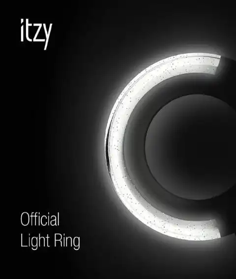 别人都是应援棒,女团itzy却是应援环,亮到可以用来当床头灯