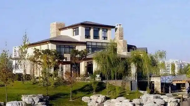 赵丽颖晒出自己的豪宅,尽管由草根出道,但家中装修却很有品位_生活