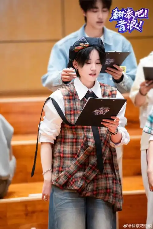 陆柯燃漫画走出的帅学姐##陆柯燃学姐装的漫撕感