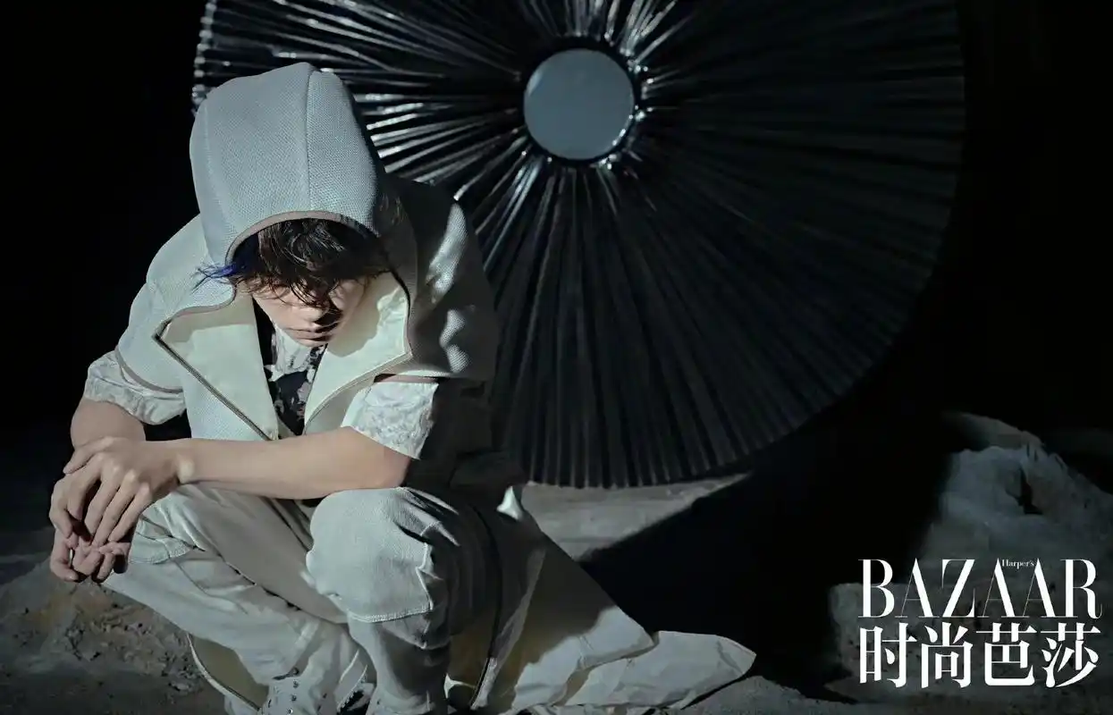 易烊千玺时尚芭莎开季封面   这也太帅了吧!#易烊千玺 @ - 抖音