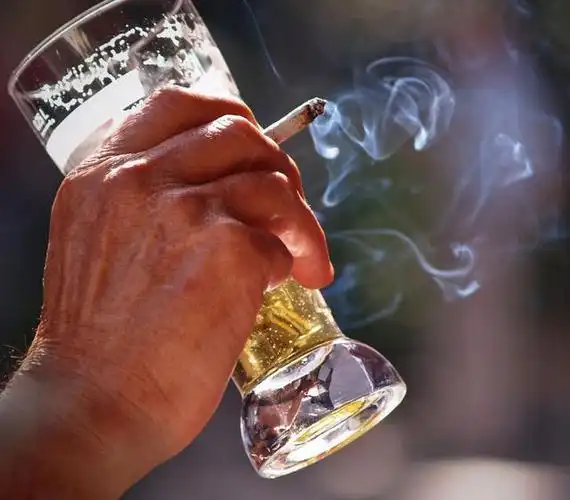 老汉腰痛暴瘦,数月后离世,医生感叹:很多男人都是这么死的!