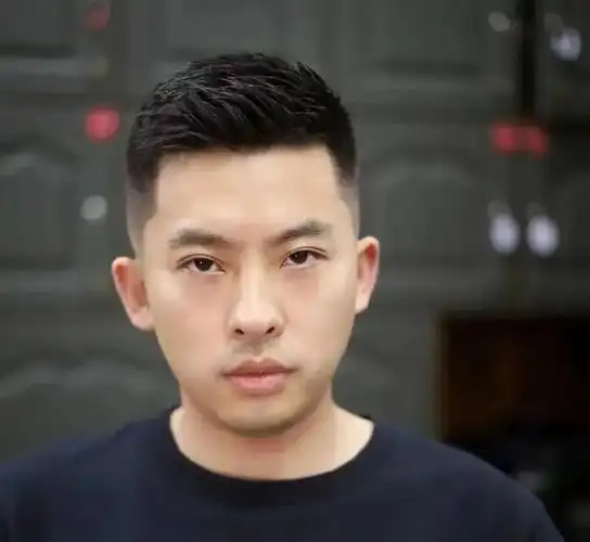 据说这是今春最流行的男士发型?