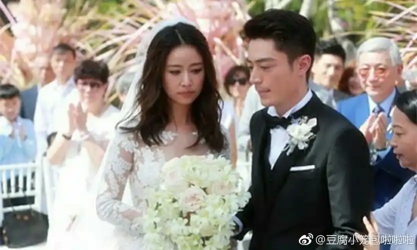 所以霍建华婚礼全程黑脸,还打断林心如的深情表白