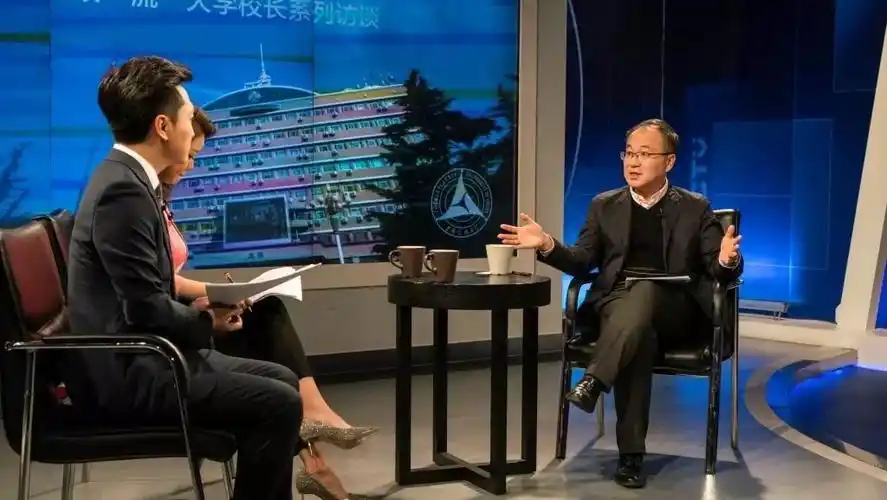 胡正荣校长接受《教育面对面》直播采访,畅谈"双一流"建设