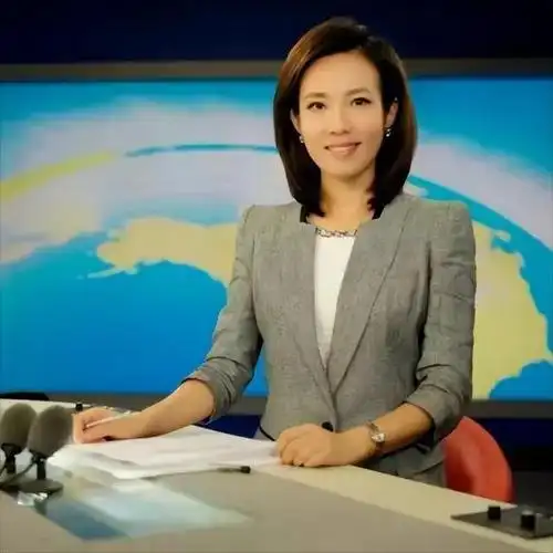 《新闻联播》美女主播宝晓峰:45岁依旧未婚单身,情系家乡内蒙古