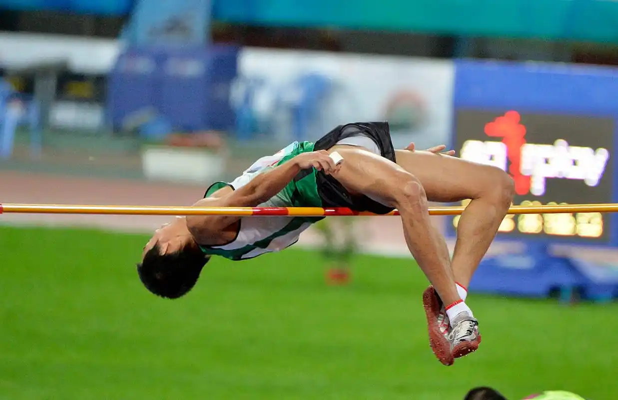 【患者自述】:成为一名跳高运动员是我一直以来的梦想,可是前段时间我