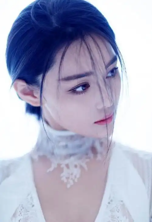 "靠嫁人翻身"的张馨予:她老公何捷,确实很牛!