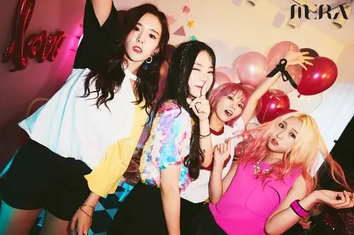 麦锐女团mera曝光新写真 夏日party少女心爆棚