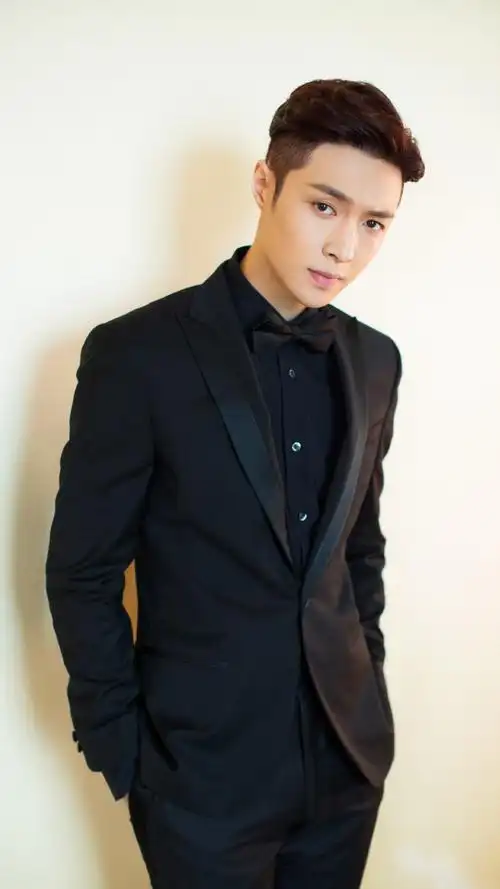 张艺兴西服图片高清手机壁纸-明星-手机壁纸下载-美桌网