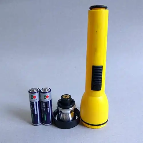 老式家用装2节5号电池黄光led灯经典式手电筒波迷娜bomina