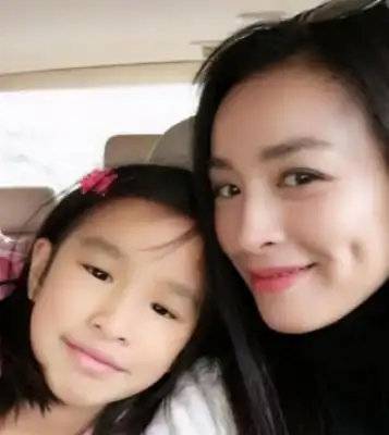张庭回应女儿颜值,张庭个人资料女儿 - 歌词译