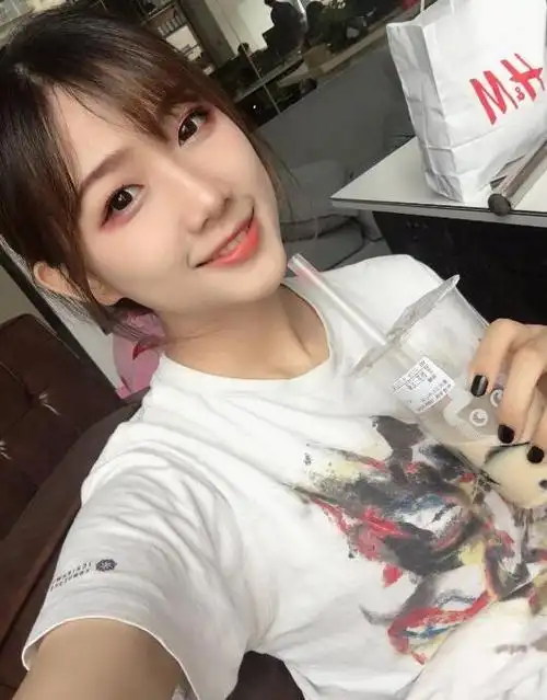 [抖音网红]抖音钟婷xo个人资料简介 胡钟婷微博照片个人写真生活照