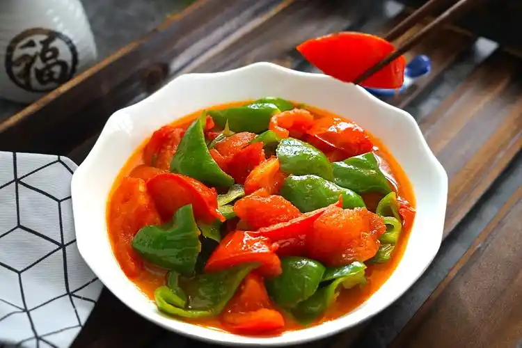 西红柿和它搭配很多人没试过比炒鸡蛋更下饭常吃还不长肉