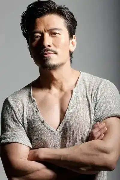 51岁帅大叔唐文龙颜值高演技好出道27年始终不温不火