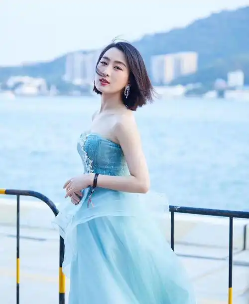 马苏终于不再逃避一袭仙女裙高调亮相生图发福了不少