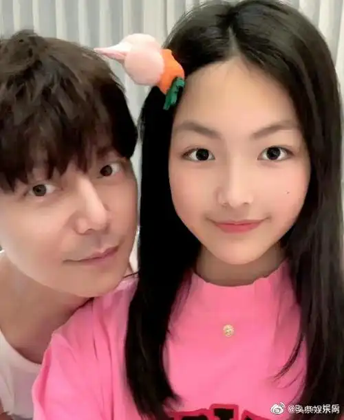 何炅王诗龄早期合照vs现在##何炅不会老吗#何炅王诗龄小时候合照vs