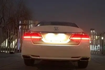 车如其人,秉承中庸之道,提九代雅阁2.4白外黑内