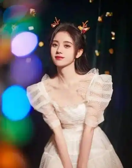 看看明星的"侧脸杀",杨幂妩媚,杨颖甜美,看到鞠婧祎扛不住了