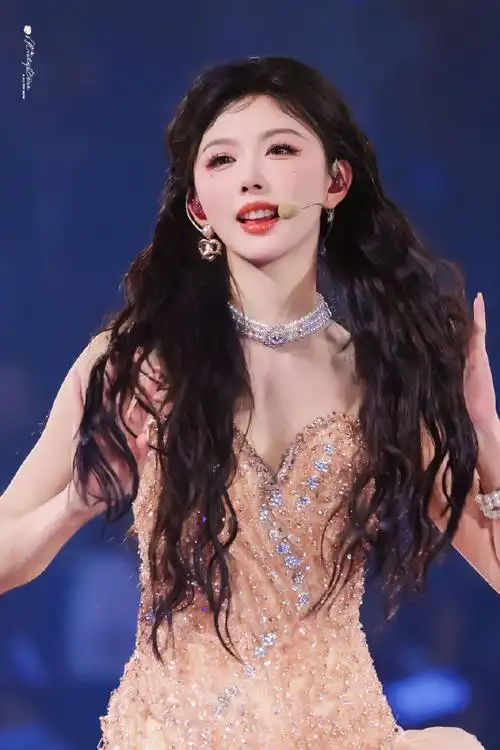 孔雪儿 舞台##孔雪儿 the9主舞门面