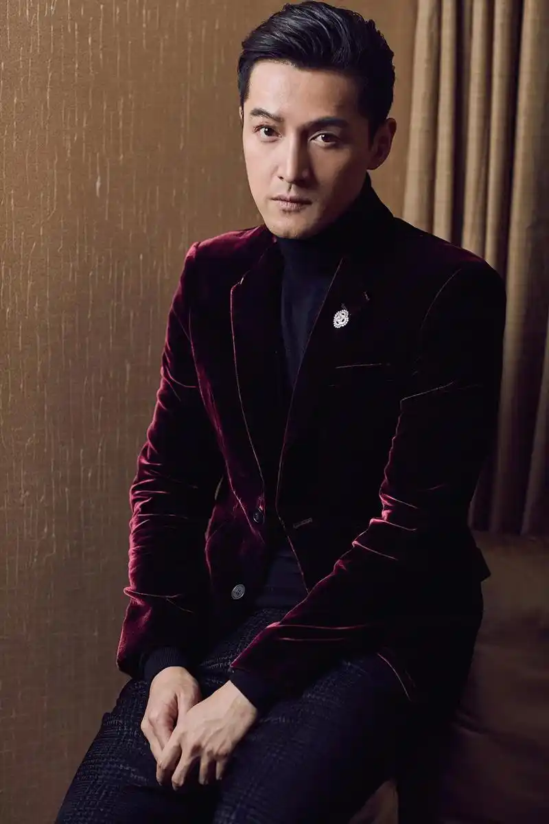 新浪娱乐《人物志-胡歌》写真大片_高清图集_新浪网