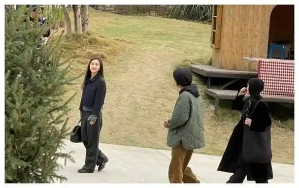 周迅王子文同框身高相似如影随形网友惊叹两女只有158