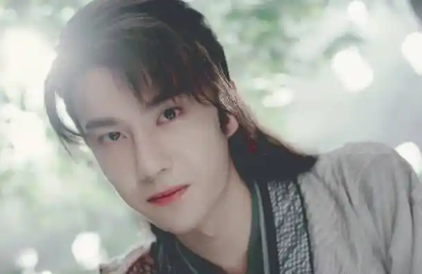 原创六位惊艳了时光的古装美男子谁是你心中的白月光