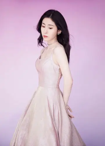 女歌手张碧晨星光渐变长裙性感写真