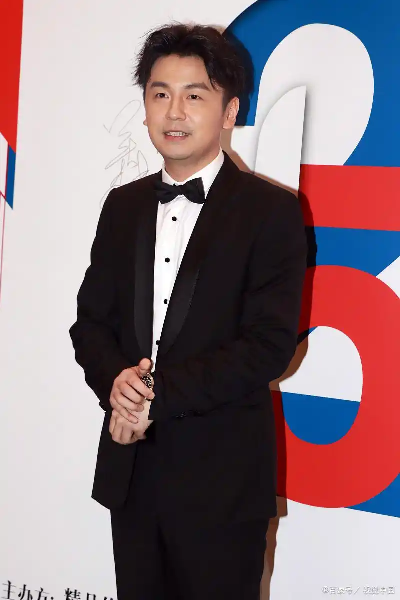 今天看了演员雷佳音的表演,真是让人心潮澎湃!