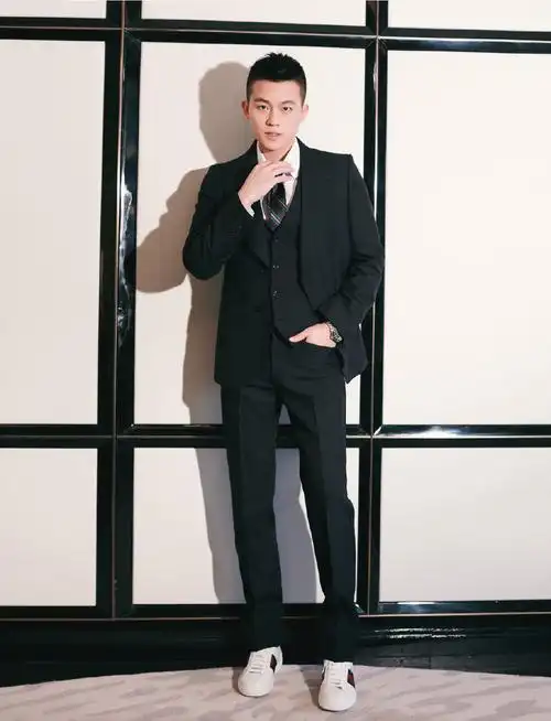 欧豪黑色西装魅力写真图片99