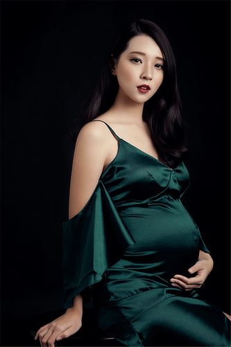 服装孕妇写真新款时尚孕妈拍照照片摄影影楼服装