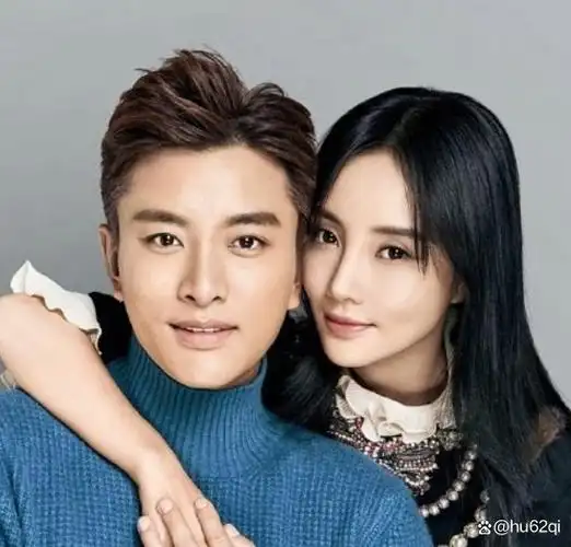 贾乃亮与短发美女同回家中,新恋情疑云引发关注