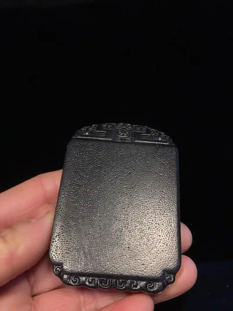 高仿犀牛角平安无事牌,工艺精美,纹理清晰,尺寸如图,重40克 - 抖音