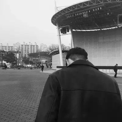 寻欢背影男头三生有幸被你们喜欢