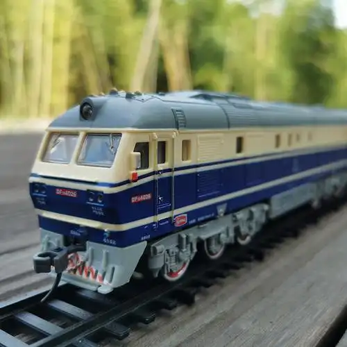 仿真轨道电动火车东风4b蒸汽机车高铁动车模型儿童拼装玩具男孩生日