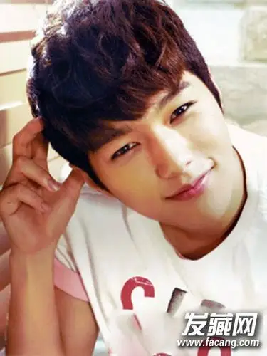 【图】男生纹理烫发型推荐 彰显帅气个性_男生烫发发型_发藏网