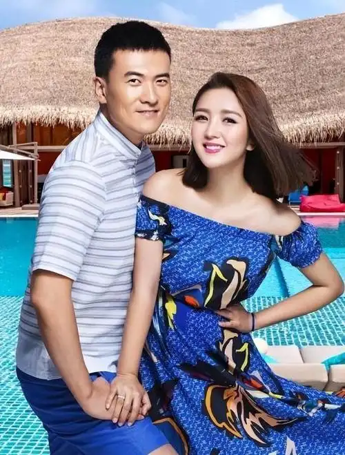 浪姐公演闹矛盾!何洁抹着泪拎包走人,尚雯婕开撕她的原因找到了