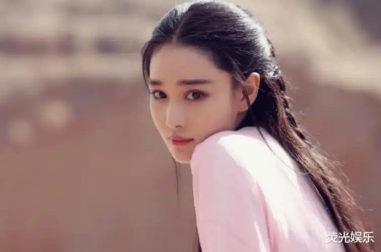 张馨予婚后不注重身材管理,宅家变身"俏厨娘",网友:自己把自己喂胖