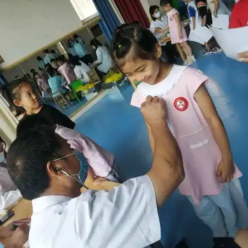 小勇气大成长优尼克幼儿园幼儿六一体检活动报道