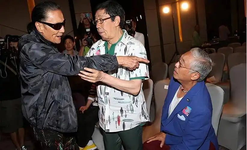 当初的四哥谢贤,江湖地位连李小龙都不及_曾江_向华强_王羽