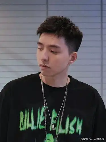 00后理发只会说"两边剪短"?4款时尚帅气的男士发型