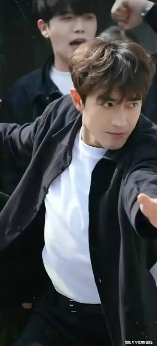 原创林更新考上戏纯裸考老师们专门为他开会妥妥的靠脸就能吃饭